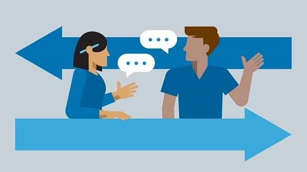 أهمية التواصل الفعّال في بناء صداقات عميقة